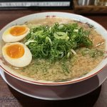 【京都ラーメン】王道の美味しさ背脂醤油ラーメン！西院の人気店「神来」　