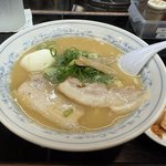 【京都ラーメン】地元民ご用達の人気店！出町柳駅からすぐ「鴨町らーめん」