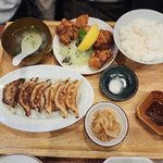 【京都ランチ】ラーメン街道 一乗寺に餃子と唐揚げの専門店がオープン！「 犀のツノ」