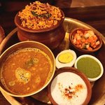 カレー＆ビリヤニのてんこ盛りランチ！「スバ ビハニ 烏丸御池店」