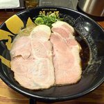 【京都ラーメン】リピ確の行列店！完成された濃厚鶏豚骨ラーメン「頑固麺」