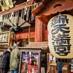 壁にめり込む石鳥居も必見！新京極の天神さん「錦天満宮」