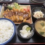 【京都ランチ】充実とんかつ定食は980円！昭和風情漂う名食堂「金四郎食堂」