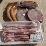 【京都】行列ができるブランド豚の工場直売所！美味しい豚バラ肉やフランクフルトがお得すぎ