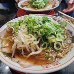朝から満席！チャーシュー多めで嬉しい人気の醤油豚骨ラーメン店「らぁめん みや」