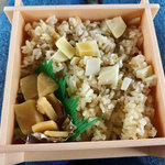 【京都スーパー】旬の筍名産地誇る『筍弁当』は割安人気！季節の食材並ぶ地元御用達「神崎屋」