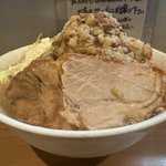 関西屈指の人気！行列が絶えない二郎系ラーメン店「ラーメン荘 地球規模で考えろ」