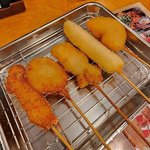 生ビール290円！大手筋商店街、駅すぐにオープンした串かつ店！立ち飲みもあり