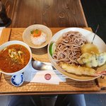 【京都烏丸の行列店】カレー好きも大納得　うどんとカレーを２倍楽しめる「くをん」