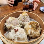 お酒がすすむ点心とマニアック国産酒　高野川沿いで昼飲みを「コンカ」