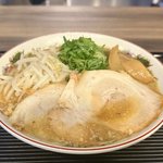 京都ラーメンの名店が祇園で復活！元祖唐揚げも健在！〆にも最適「麺 金ちゃん」