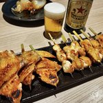 【京都焼鳥】本格派の炭火焼『京七谷赤地鶏』絶品！京都駅周辺で急成長展開「炭火串焼つじや」