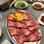 【京都】メニューも豊富な黒毛和牛焼肉店！神宮丸太町駅すぐ「牛こうの」