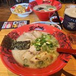 丸亀製麺グループ、拡大中の濃厚豚骨ラーメン！子連れにも人気「ずんどう屋　京都久御山店」