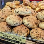 【京都パン】店内のパンがすべて100円！　焼きたてパン「ぷりえ」