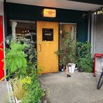 【一乗寺】自然派ワインとタイエッセンスが効いたメニューが並ぶ「COIMO WINE＆CAFE」