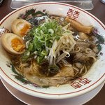 京都　王道の背脂豚骨醤油ラーメン！クセになる漆黒の一杯「きんざん 七条本店」
