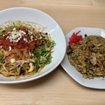 【京都】腹パン確定！クセになる汁なし担々麺と甘辛炒飯　伏見の行列店「たぬき屋」