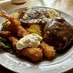 【京都ランチ】伏見で愛され続ける洋食の名店！圧巻コスパで人気「オムライスあらき」