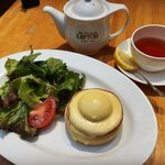 【京都モーニング】土日祝限定『エッグベネディクト』＆紅茶で優雅な朝食「リプトン三条本店」