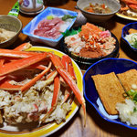 【京都】旬の松葉ガニや惣菜が目白押しでお客が殺到！京丹後イチ愛される鮮魚店「橘商店」