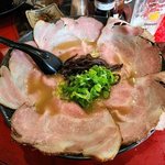 京都では数少ない九州系白濁豚骨ラーメン！限定麺やアテも充実「中華そば 錦 伏見店」