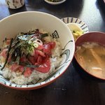【京都】食のプロが通う大衆食堂 "市場メシ"　売切必至のまぐろ丼セット「伊勢屋」