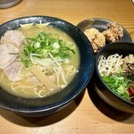 【京都ランチ】ラーメンと丼、唐揚げで1000円！名店「天天有」の系譜、人気のランチセット