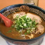 【京都】30種のスパイスと濃厚スープが決め手！名物カレーラーメンが絶品、定食も充実