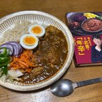 【京都カレー】京都競馬場限定☆大好評につき騎手・武豊監修『ユタカレー』の続編登場！