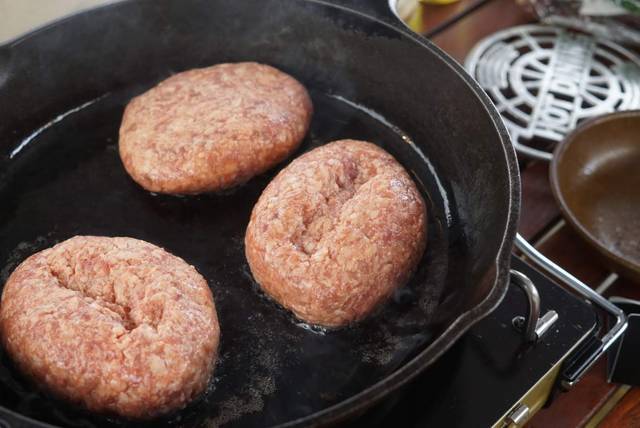 タネは出来ているのであとは焼くだけ