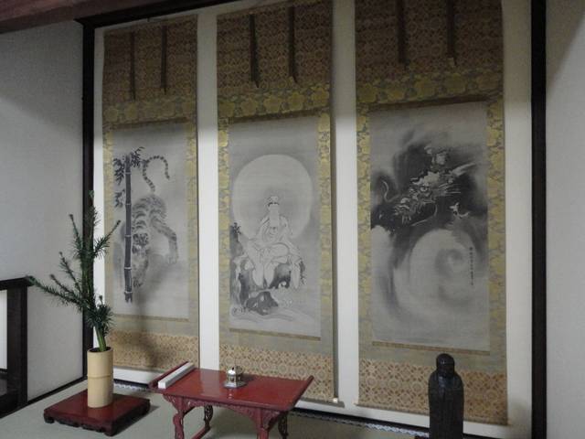 妙心寺龍泉菴 狩野探幽筆「観音・龍虎図」