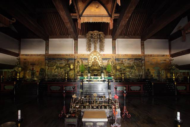 仁和寺金堂内部