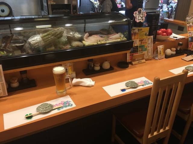 カウンターと座敷席