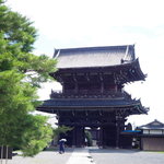 『源氏物語』の主人公 光源氏のモデル・源融の山荘跡『清凉寺』へ