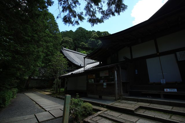 拝観入り口付近