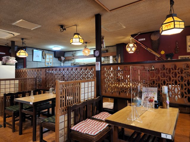 昭和感満載の店内