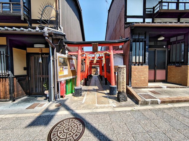 合槌稲荷神社の鳥居