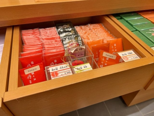(299696)