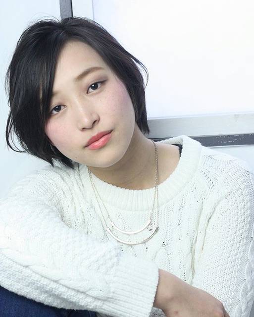 女性らしさは黒髪で 黒髪だからこそできる人気の色っぽいヘアスタイル メイク Voyage