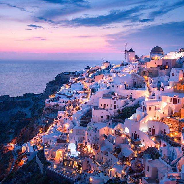 白亜の街 ギリシャ が今大注目 ギリシャの絶景観光地５選 Voyage