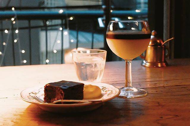 青山にたたずむ レトロ インスタジェニックな カフェ レ ジュ グルニエ オレグラッセ を召し上がれ Voyage