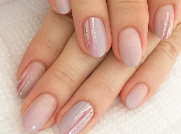 冬も人気継続ネイル モーブカラーで指先に大人の色気をプラスしよう ふぉーちゅん Fortune