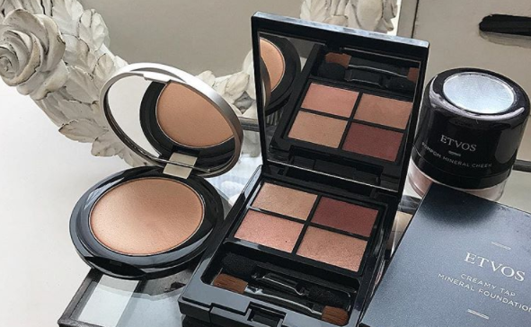 エトヴォス 気品ある目元 ミネラルクラッシィシャドー で作る大人ブラウンメイク ふぉーちゅん Fortune