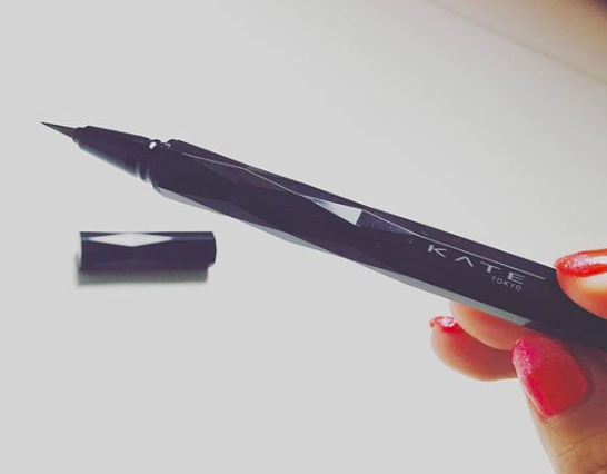 マツエク愛用者の アイライナーテク でマツエクがグンと長持ち おすすめアイテムもご紹介 Kate デジャヴュ ラブライナー ふぉーちゅん Fortune