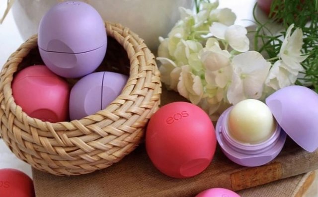 Eos ころんと可愛い 卵型リップバーム でデリケートな唇も本格ケア 種類豊富な香りを楽しめる ふぉーちゅん Fortune