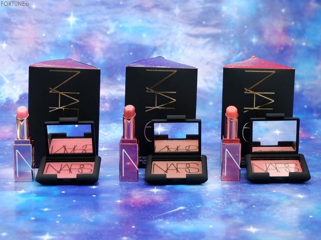 11/22発売《NARS》ミニサイズのブラッシュ＆リップバームが入った
