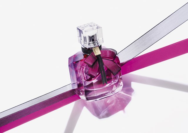 YSL 人気フレグランスの新作《モン パリ オーデパルファム アンタンス