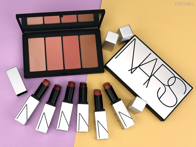 ナーズ 2021春新作《NARS ソフトマット ティンティッドリップバーム》他、限定パレットをレビュー
