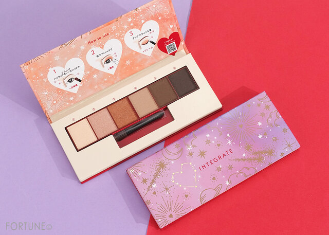 <INTEGRATE(インテグレート)>クリスマスコスメ目元&眉メイクが一つで叶うパレット登場♡